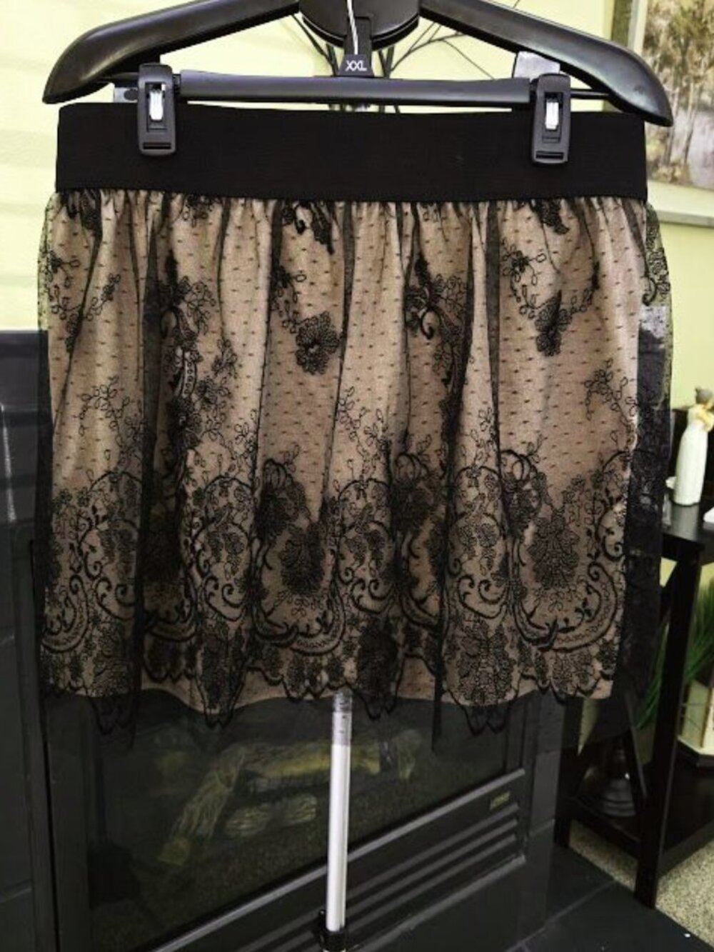 Forever 21 plus sz 12 lace overlay tan / black lace skirt